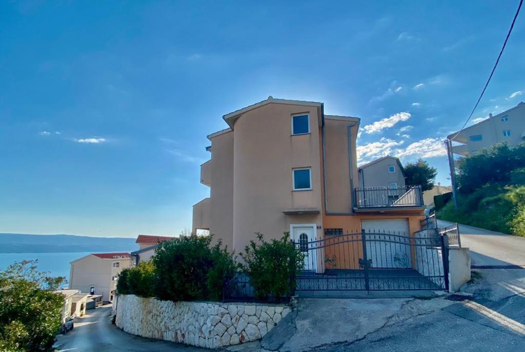 Panorama Apartment Jakov Omis Exterior photo