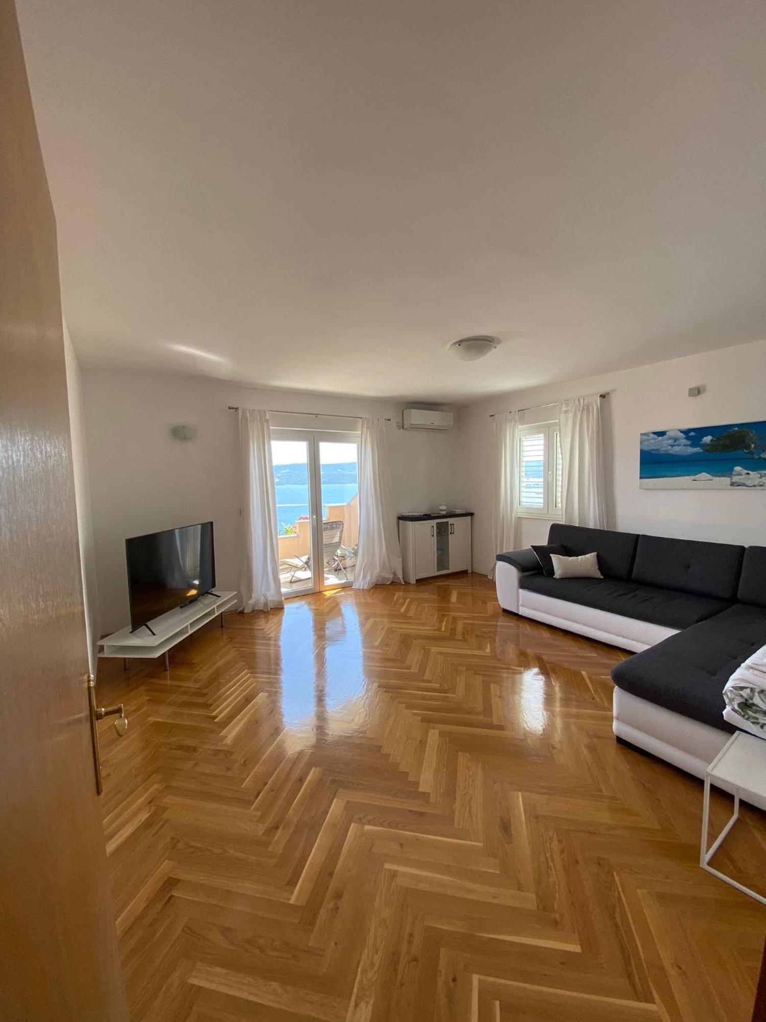 Panorama Apartment Jakov Omis Exterior photo
